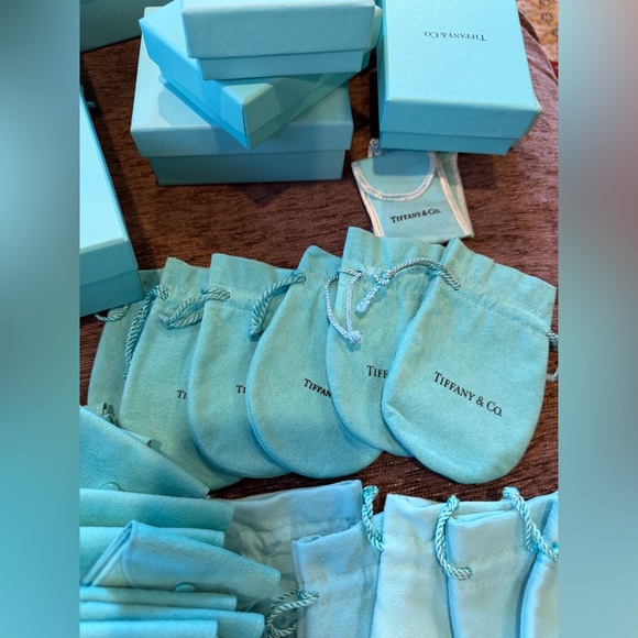 Tiffany & Co. Turquoise Box Collection - Picture 5 of 11